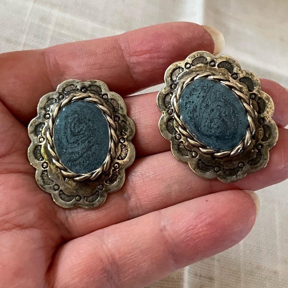 Silver Conch Southwestern Earrings Western blue enamel Oval Earrings Vintage .. - Picture 5 of 9